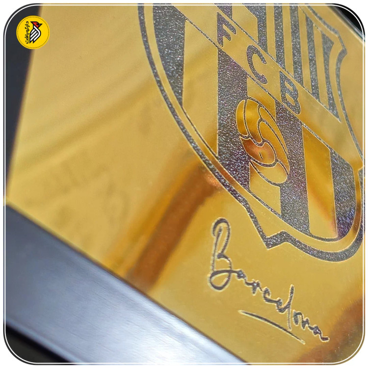 تابلو دکوراتیو طلایی لوگو بارسلونا